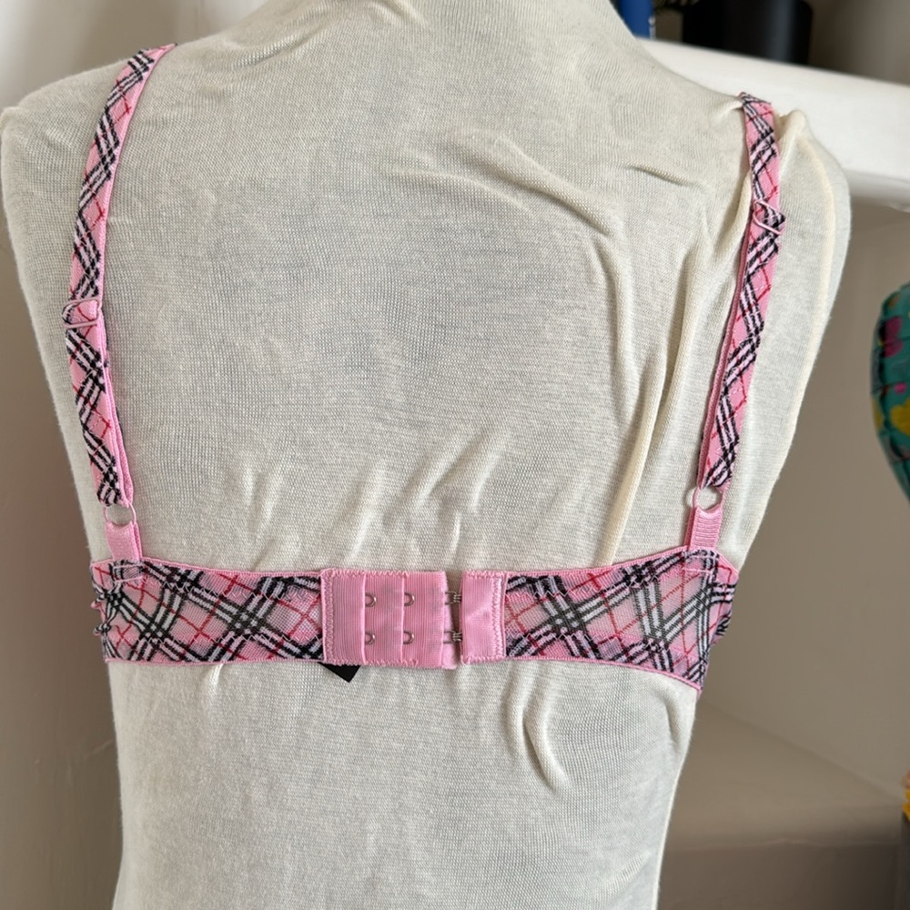 Pink Bra - Picture 3 of 3